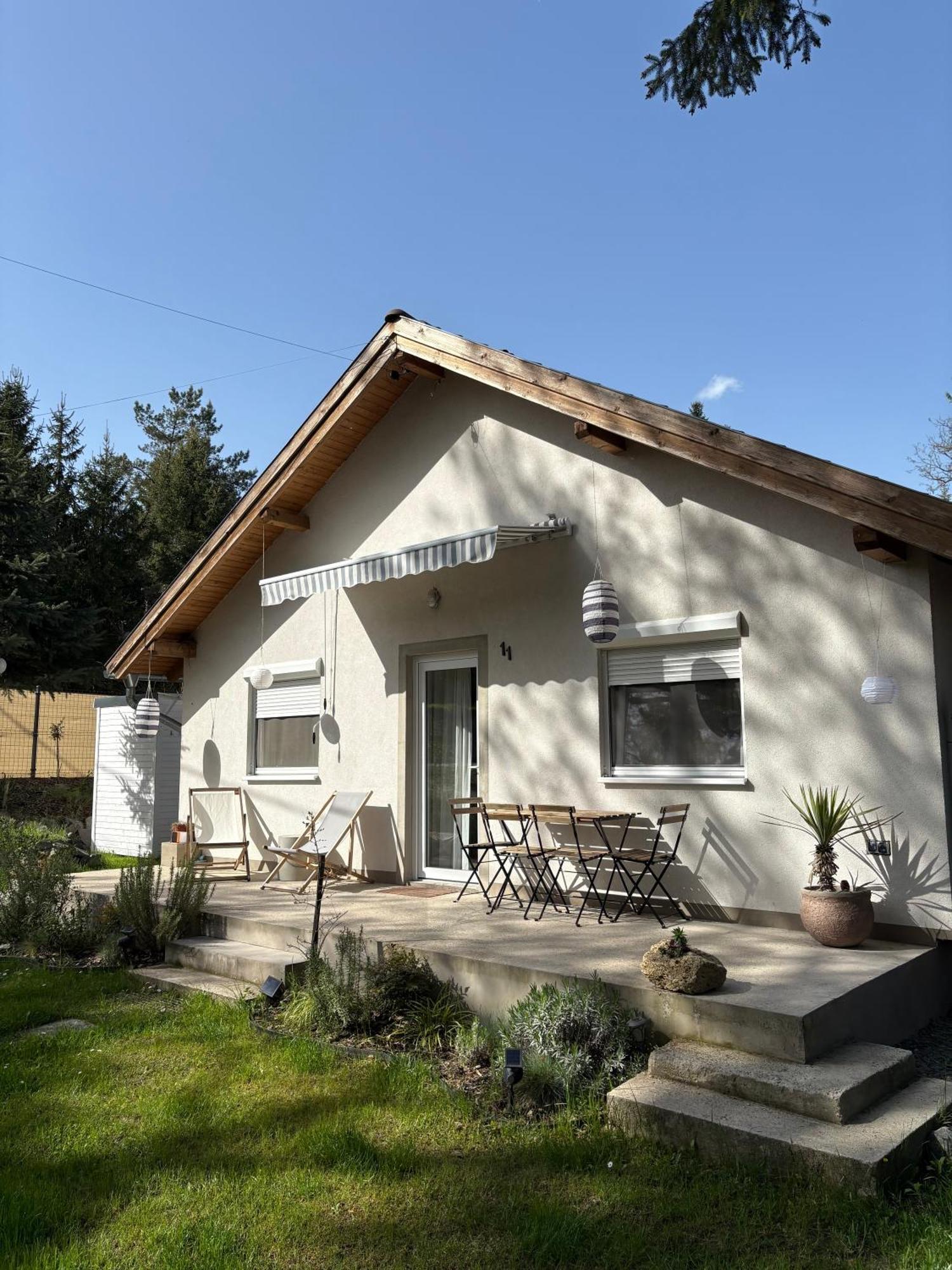 Marika Vendeghaz Villa Szigetmonostor Buitenkant foto